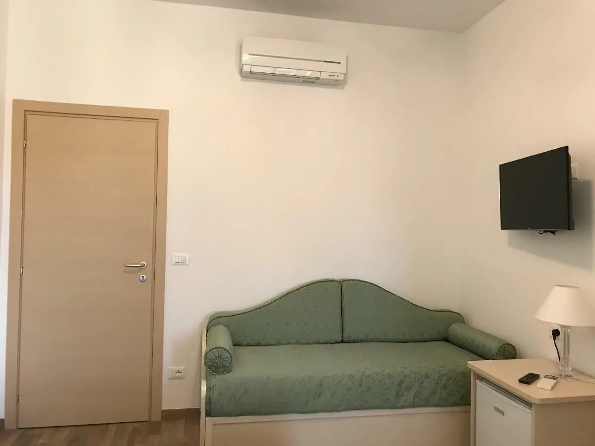 Guest House In Piazza Bologna 0*,